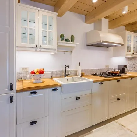 Jelena * Novi Vinodolski